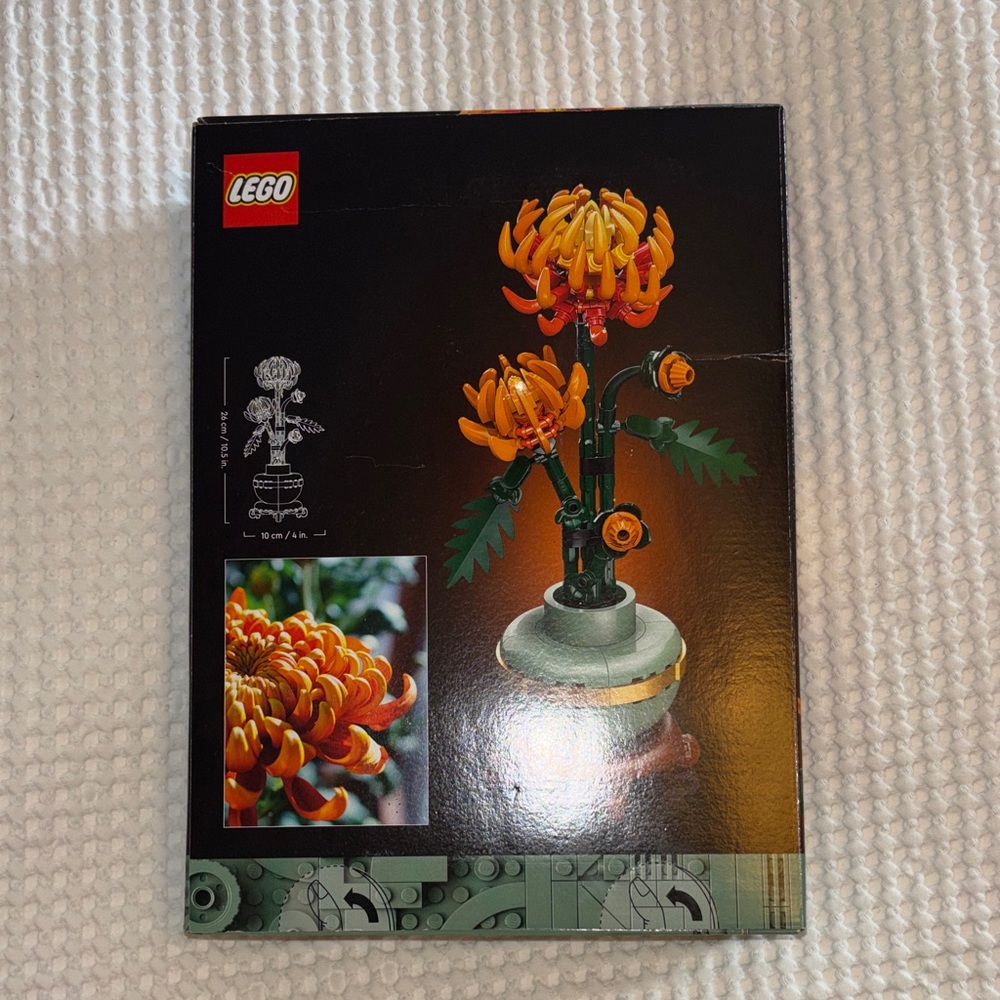 LEGO Icons Chrysanthemum
NEVER BEEN OPENED